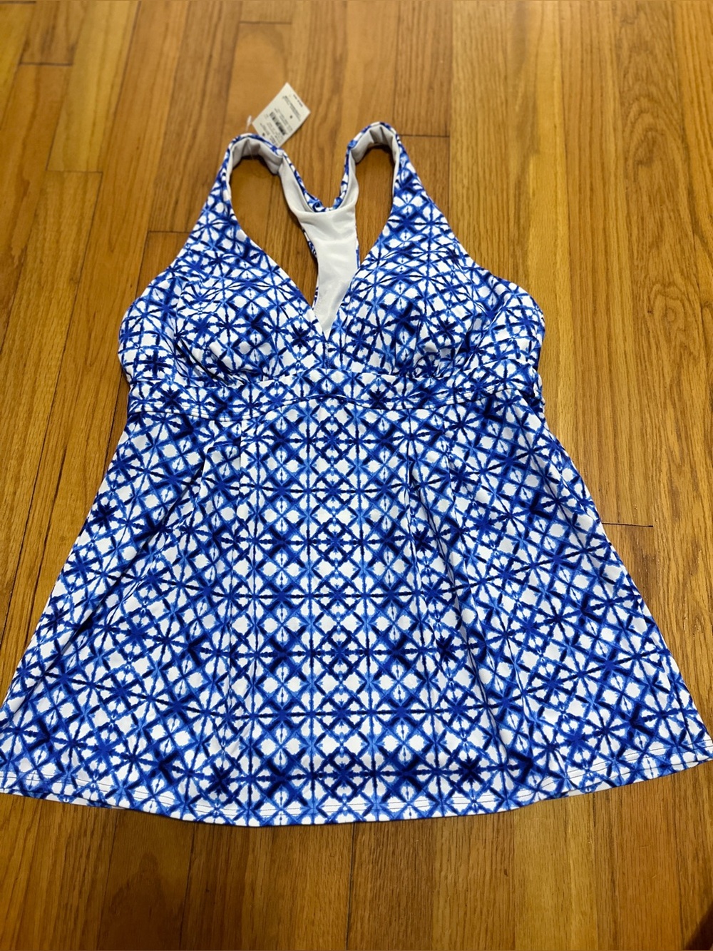 Lands End 8, NWT Tankini Blue/White Mosaic’ or ‘Batik Print’ Geometric Tankini